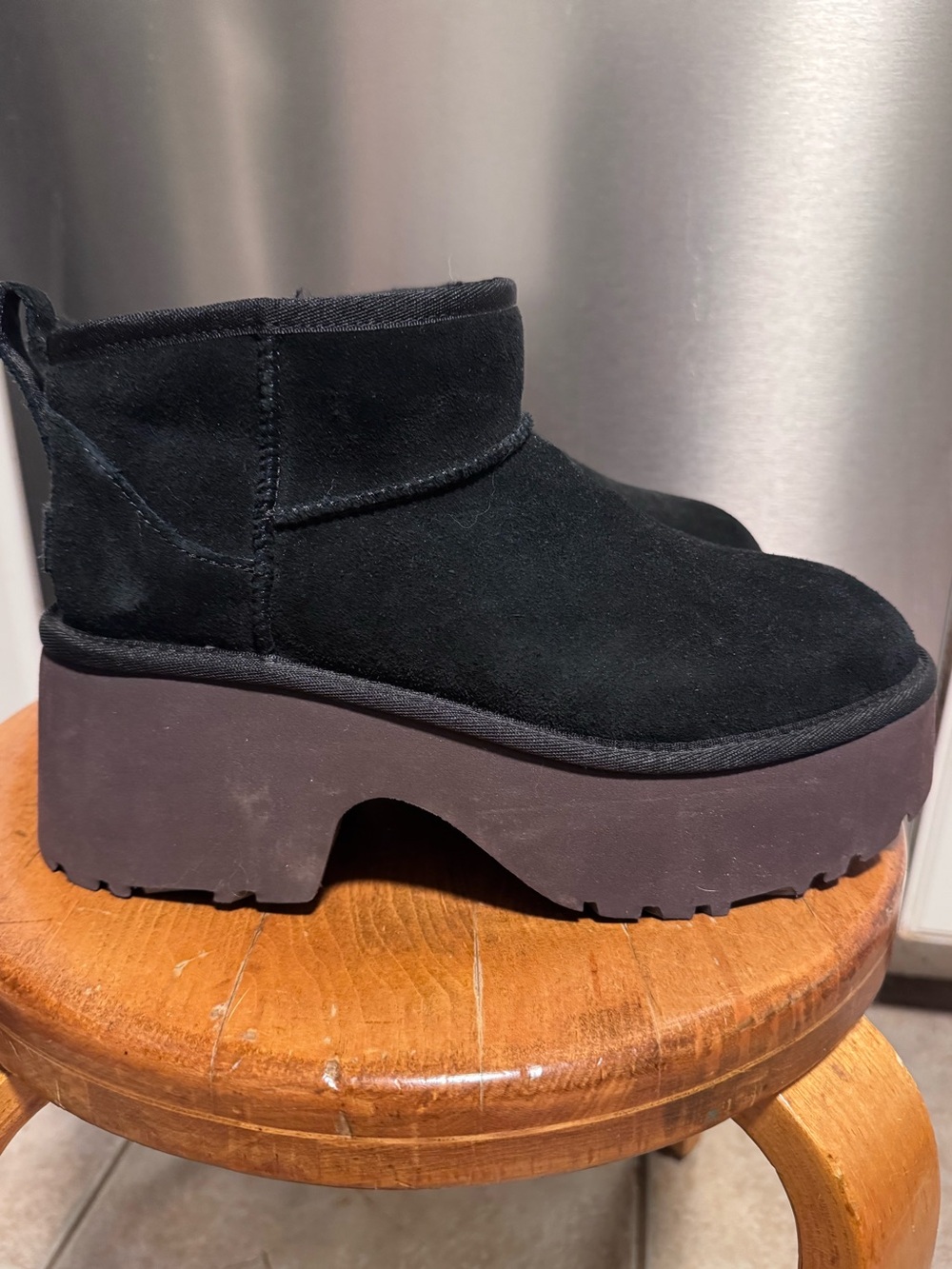 Black UGG heeled slippers size 9 EUC